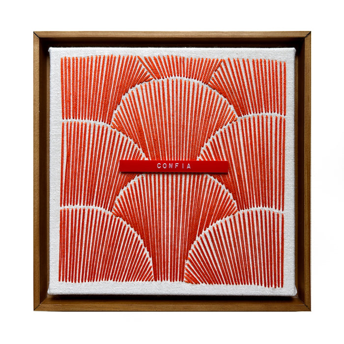 Quadro | Coleção Lembretes Diários | "Confia" | Tamanho Pequeno (22x22cm) | Moldura de Madeira Modelo Canaleta