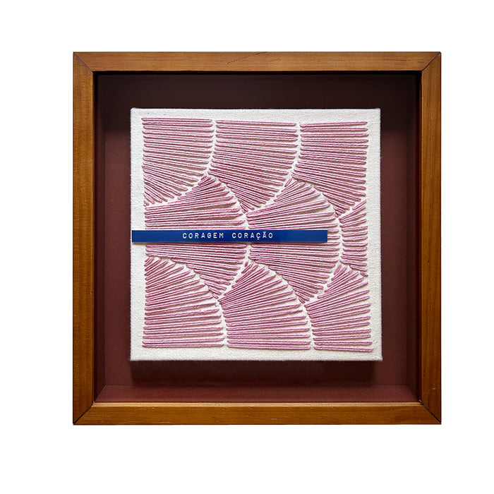 Quadro | "Coragem Coração" | Tamanho Pequeno (28x28cm) | Moldura de Madeira Modelo Caixa com Vidro