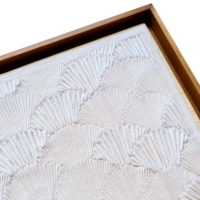 Quadro | Coleção Essenciais | "Maita" | Tamanho Pequeno (22x22cm) | Moldura de Madeira Modelo Canaleta