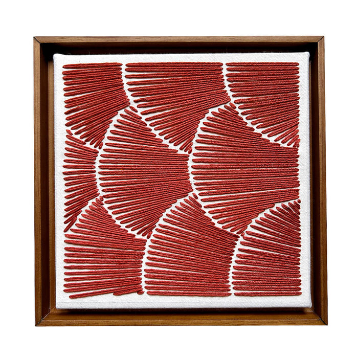 Terra — Quadro Bordado Artesanal 22x22cm | Moldura de Madeira | Casa Amarilo