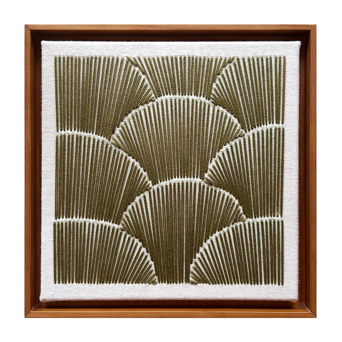 Verde — Quadro Bordado Artesanal 22x22cm | Moldura de Madeira | Casa Amarilo