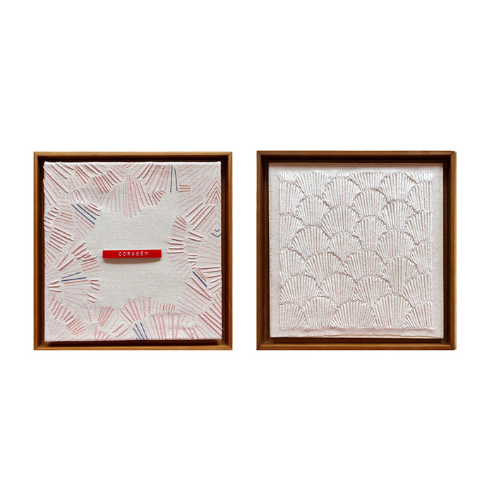 Garimpo | Quadro | "Coragem Rosa Claro" | Print | Tamanho Pequeno (22x22cm) | Moldura de Madeira Modelo Canaleta