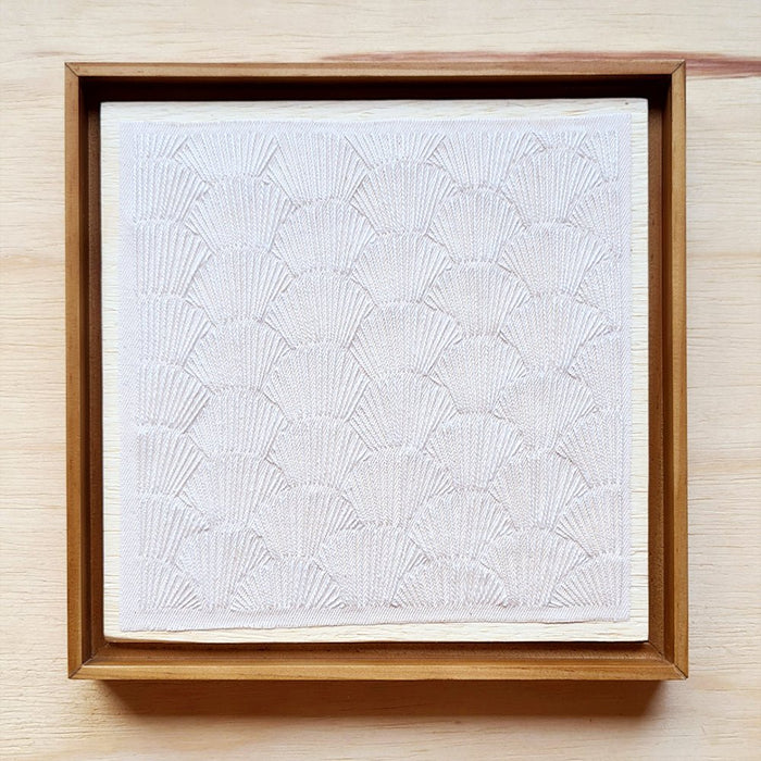 Quadro bordado Off White – Arte manual em tecido, ideal para decoração de interiores e presentes